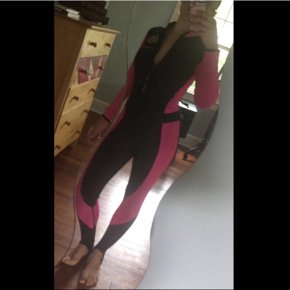 Full Body Wetsuit (surfing, diving, etc.) - Picture 2 of 2
